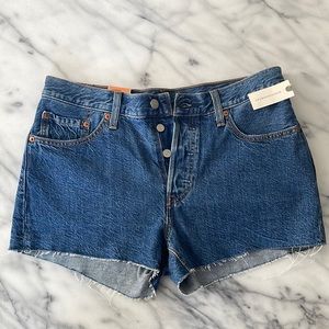 NWT Levi’s 501 Cut Off Short